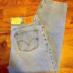 Levi’s 560 38x30. Used relaxed fit light wash Men’s Levi’s. Slightly distressed